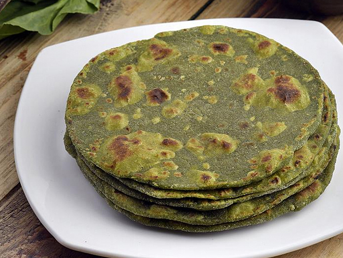 Chapati cakes with herbs