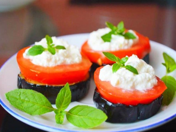 EGGPLANT APPETIZER WITH TOMATOES