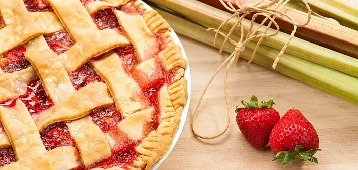 RHUBARB AND STRAWBERRY TART