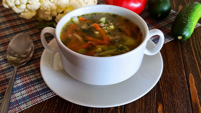 SPELT AND CAULIFLOWER SOUP