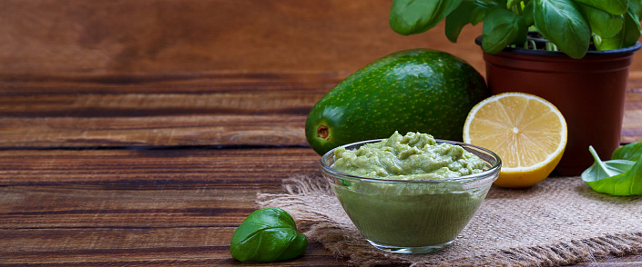 THE CLASSIC GUACAMOLE RECIPE WITH AVOCADO