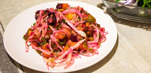 VINAIGRETTE WITH SAUERKRAUT AND PEAS